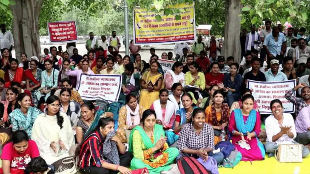 High Court Rules Against Yogi Government: 6800 Teacher Appointments Pending Due to Reservation Issues